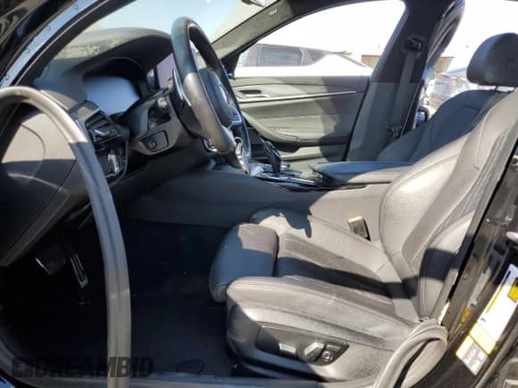 2023 BMW 5 Series 530e z VIN WBA13AG02PCM05564, wystawiony jako Copart lot #69309355 z przebiegiem Nie podano mil oraz Szkoda całkowita • Salvage title. Historia ofert i sprzedaży dostępna na DreamBid. Obrazek 7.