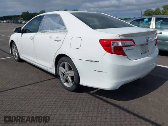 2013 Toyota Camry L with VIN 4T1BF1FK6DU680826, listed as a IAAI auction lot 43402544 with 279,318 mi miles and . Bid and sale history available at DreamBid. Image 3.
