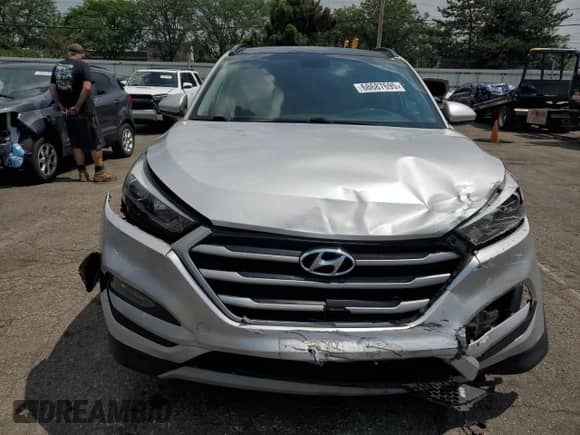 2018 Hyundai Tucson Limited with VIN KM8J3CA29JU793687, listed as a Copart auction lot 68687695 with 119,872 mi miles and Salvage title. Bid and sale history available at DreamBid. Image 5.