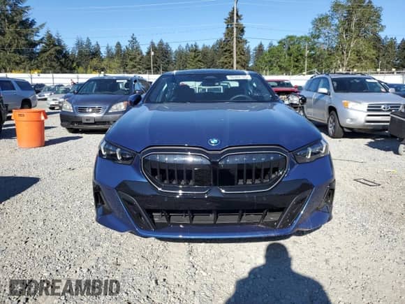 2025 BMW 5 Series с VIN WBA13FK06SCT74610, выставлен на аукционе Copart как лот 55362185 с пробегом Не указан миль и Списание • Salvage title. История ставок и продаж доступна на DreamBid. Изображение 5.