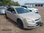 2010 Chevrolet Malibu 1FL z VIN 1G1ZA5E08AF290201, wystawiony jako IAAI lot #43296871 z przebiegiem 184 511 mil mil oraz . Historia ofert i sprzedaży dostępna na DreamBid. Obrazek 1.