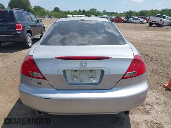 2007 Honda Accord EX-L с VIN 1HGCM82627A006213, выставлен на аукционе IAAI как лот 42937272 с пробегом 162 957 миль миль и . История ставок и продаж доступна на DreamBid. Изображение 17.