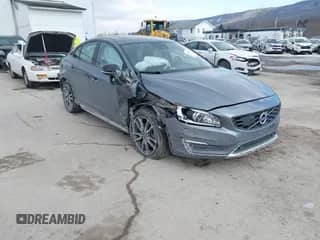 2016 Volvo S60 T5 Platinum с VIN YV4612UM2G2000450, выставлен на аукционе IAAI как лот 41415672 с пробегом 39 844 миль миль и . История ставок и продаж доступна на DreamBid. Изображение 1.