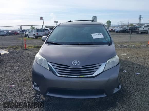 2016 Toyota Sienna XLE with VIN 5TDYK3DC0GS734079, listed as a IAAI auction lot 39151054 with 108,850 mi miles and . Bid and sale history available at DreamBid. Image 12.