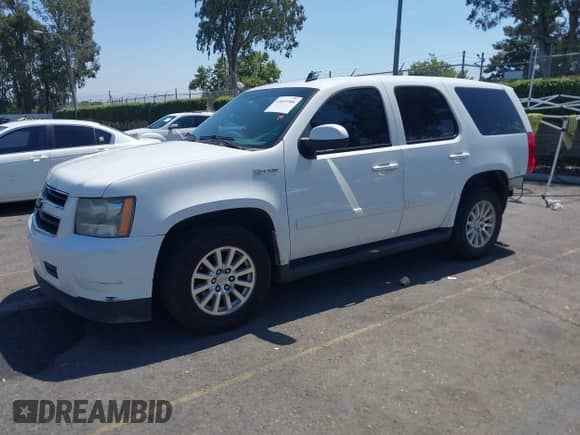 2008 Chevrolet Tahoe z VIN 1GNFC13538R191216, wystawiony jako IAAI lot #42643366 z przebiegiem 197 799 mil mil oraz . Historia ofert i sprzedaży dostępna na DreamBid. Obrazek 2.