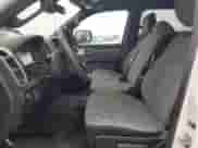 2023 Ram 1500 Big Horn z VIN 1C6RREFT3PN564838, wystawiony jako Copart lot #86040275 z przebiegiem Nie podano mil oraz Czysty tytuł • Clean title. Historia ofert i sprzedaży dostępna na DreamBid. Obrazek 7.