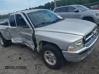 2000 Dodge Dakota with VIN 1B7GL22X0YS637370, listed as a IAAI auction lot 42591394 with 193,705 mi miles and . Bid and sale history available at DreamBid. Image 1.