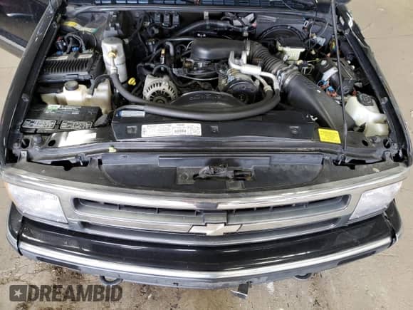 1997 Chevrolet Blazer LS z VIN 1GNDT13W7V2236355, wystawiony jako Copart lot #57983265 z przebiegiem Nie podano mil oraz Nie do naprawy • Non repairable. Historia ofert i sprzedaży dostępna na DreamBid. Obrazek 12.