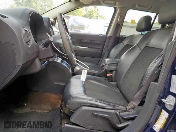 2017 Jeep Compass High Altitude с VIN 1C4NJCEB6HD197971, выставлен на аукционе Copart как лот 82244975 с пробегом 152 273 миль миль и Списание • Salvage title. История ставок и продаж доступна на DreamBid. Изображение 7.