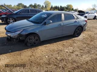 2021 Hyundai Elantra SEL z VIN KMHLM4AG1MU071030, wystawiony jako Copart lot #85767735 z przebiegiem 53 562 mil mil oraz Szkoda całkowita • Salvage title. Historia ofert i sprzedaży dostępna na DreamBid. Obrazek 1.