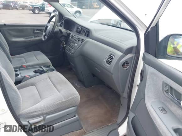 2003 Honda Odyssey LX с VIN 5FNRL18543B002408, выставлен на аукционе IAAI как лот 42475180 с пробегом 288 667 миль миль и . История ставок и продаж доступна на DreamBid. Изображение 5.