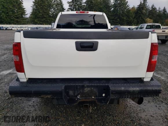 2007 Chevrolet Silverado 2500HD 2LT z VIN 1GCHK29647E582567, wystawiony jako Copart lot #79145864 z przebiegiem Nie podano mil oraz Czysty tytuł • Clean title. Historia ofert i sprzedaży dostępna na DreamBid. Obrazek 6.
