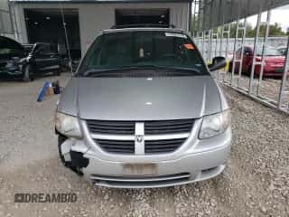 2005 Dodge Caravan SE с VIN 2D4GP24R15R143196, выставлен на аукционе Copart как лот 72824714 с пробегом 89 176 миль миль и Чистый • Clean title. История ставок и продаж доступна на DreamBid. Изображение 5.