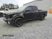 2018 Ram 1500 Tradesman z VIN 1C6RR6FT4JS216688, wystawiony jako Copart lot #82234585 z przebiegiem 102 632 mil mil oraz Szkoda całkowita • Salvage title. Historia ofert i sprzedaży dostępna na DreamBid. Obrazek 1.