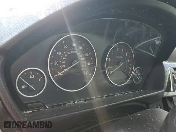 2016 BMW 3 Series 328i с VIN WBA8E9G57GNT87697, выставлен на аукционе Copart как лот 81734465 с пробегом Не указан миль и Списание • Salvage title. История ставок и продаж доступна на DreamBid. Изображение 9.