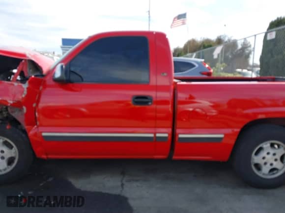 2000 Chevrolet Silverado 1500 LS with VIN 1GCEC14W2YZ356586, listed as a IAAI auction lot 41722379 with Not provided miles and . Bid and sale history available at DreamBid. Image 15.