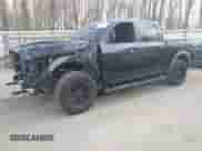 2017 Ram 1500 Rebel z VIN 1C6RR7YT7HS531000, wystawiony jako IAAI lot #42102807 z przebiegiem 108 785 mil mil oraz . Historia ofert i sprzedaży dostępna na DreamBid. Obrazek 20.