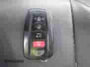 2018 Toyota Prius Plus z VIN JTDKARFP7J3083814, wystawiony jako IAAI lot #42511795 z przebiegiem 138 255 mil mil oraz . Historia ofert i sprzedaży dostępna na DreamBid. Obrazek 11.