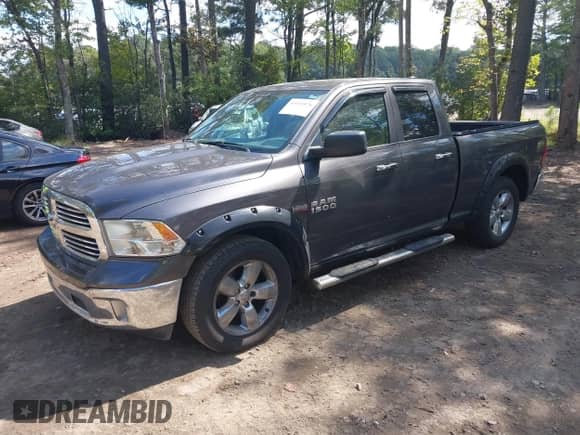 2016 Ram 1500 SLT z VIN 1C6RR6GT5GS145668, wystawiony jako IAAI lot #43321076 z przebiegiem 162 416 mil mil oraz . Historia ofert i sprzedaży dostępna na DreamBid. Obrazek 17.