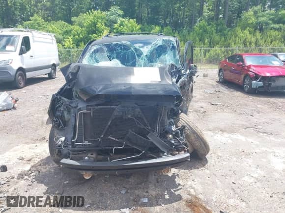2013 Chevrolet Tahoe LT with VIN 1GNSCBE09DR366696, listed as a IAAI auction lot 42201250 with 199,105 mi miles and . Bid and sale history available at DreamBid. Image 6.