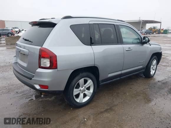 2017 Jeep Compass Sport с VIN 1C4NJCBA7HD124023, выставлен на аукционе IAAI как лот 41436187 с пробегом Не указан миль и . История ставок и продаж доступна на DreamBid. Изображение 4.