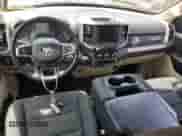 2019 Ram 1500 Big Horn z VIN 1C6SRFBT0KN607845, wystawiony jako Copart lot #66476735 z przebiegiem 117 886 mil mil oraz Szkoda całkowita • Salvage title. Historia ofert i sprzedaży dostępna na DreamBid. Obrazek 8.