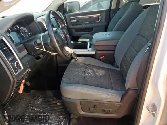 2014 Ram 1500 Big Horn z VIN 1C6RR7LT0ES445255, wystawiony jako Copart lot #82099285 z przebiegiem 126 730 mil mil oraz Szkoda całkowita • Salvage title. Historia ofert i sprzedaży dostępna na DreamBid. Obrazek 7.