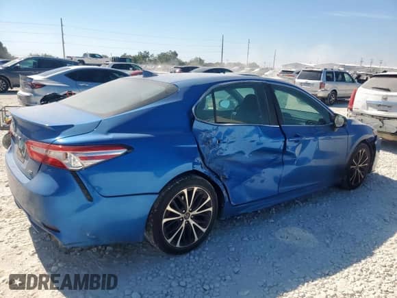 2020 Toyota Camry SE z VIN 4T1G11AK6LU302595, wystawiony jako Copart lot #85902375 z przebiegiem 62 132 mil mil oraz Szkoda całkowita • Salvage title. Historia ofert i sprzedaży dostępna na DreamBid. Obrazek 3.