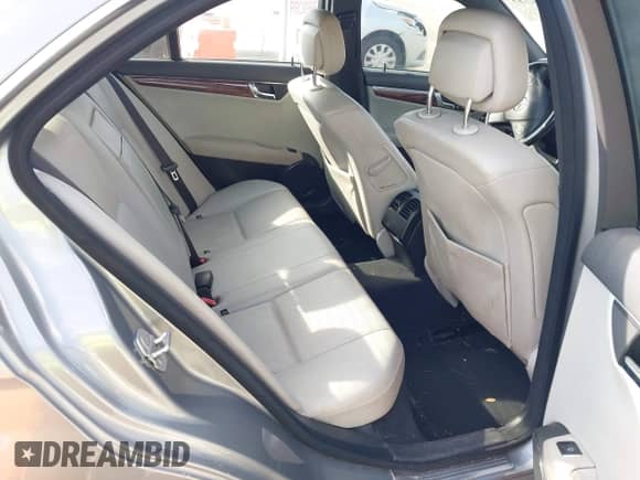 2009 Mercedes-Benz C 300 Sport с VIN WDDGF54X89F276363, выставлен на аукционе IAAI как лот 43402717 с пробегом 146 951 миль миль и . История ставок и продаж доступна на DreamBid. Изображение 8.