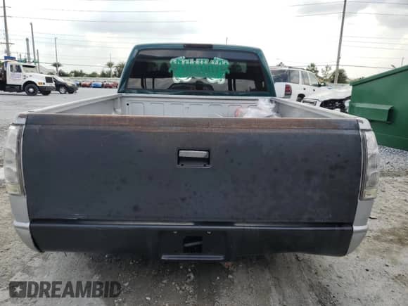 1997 Chevrolet Silverado 1500 with VIN 1GCEC14R7VZ219245, listed as a Copart auction lot 60555685 with 135,312 mi miles and Salvage title. Bid and sale history available at DreamBid. Image 6.