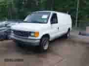 2007 Ford Econoline Cargo Commercial z VIN 1FTNE24L87DA53023, wystawiony jako IAAI lot #42457310 z przebiegiem Nie podano mil oraz . Historia ofert i sprzedaży dostępna na DreamBid. Obrazek 2.