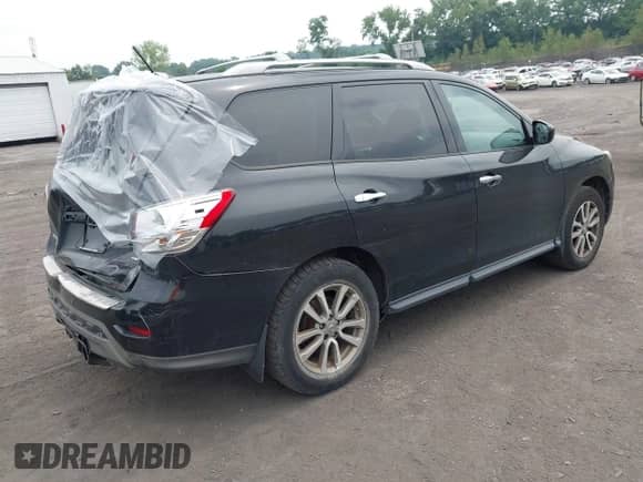 2016 Nissan Pathfinder Platinum with VIN 5N1AR2MM0GC644458, listed as a IAAI auction lot 42925412 with 145,493 mi miles and . Bid and sale history available at DreamBid. Image 4.