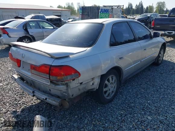 2002 Honda Accord SE with VIN 1HGCG567X2A138640, listed as a IAAI auction lot 42110171 with 167,202 mi miles and . Bid and sale history available at DreamBid. Image 4.