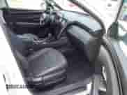 2024 Hyundai Tucson SEL z VIN 5NMJF3DEXRH326945, wystawiony jako IAAI lot #42731889 z przebiegiem 85 136 mil mil oraz . Historia ofert i sprzedaży dostępna na DreamBid. Obrazek 5.