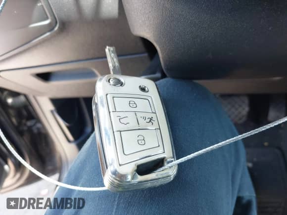 2018 Volkswagen Tiguan S с VIN 3VV0B7AX8JM125228, выставлен на аукционе IAAI как лот 42562804 с пробегом 65 494 миль миль и . История ставок и продаж доступна на DreamBid. Изображение 11.