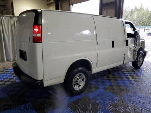 2024 Chevrolet Express Cargo with VIN 1GCWGAFP9R1237366, listed as a Copart auction lot 44425545 with 4,841 mi miles and Clean title. Bid and sale history available at DreamBid. Image 3.