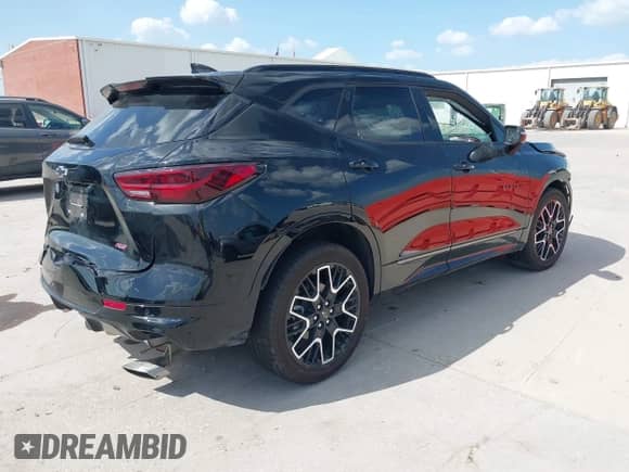 2025 Chevrolet Blazer RS with VIN 3GNKBERS7SS103231, listed as a IAAI auction lot 42860289 with 5,063 mi miles and . Bid and sale history available at DreamBid. Image 4.