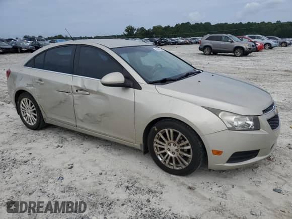 2013 Chevrolet Cruze ECO z VIN 1G1PH5SB8D7176710, wystawiony jako Copart lot #69987545 z przebiegiem 156 579 mil mil oraz Szkoda całkowita • Salvage title. Historia ofert i sprzedaży dostępna na DreamBid. Obrazek 4.