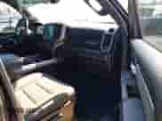 2019 Ram 1500 Big Horn z VIN 1C6SRFFTXKN668534, wystawiony jako IAAI lot #43486897 z przebiegiem 102 972 mil mil oraz . Historia ofert i sprzedaży dostępna na DreamBid. Obrazek 5.