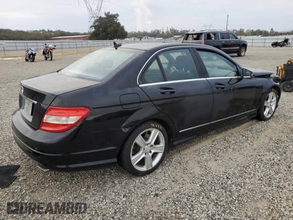 2011 Mercedes-Benz C 300 Sport z VIN WDDGF5EB5BR180066, wystawiony jako Copart lot #89914335 z przebiegiem Nie podano mil oraz Szkoda całkowita • Salvage title. Historia ofert i sprzedaży dostępna na DreamBid. Obrazek 3.