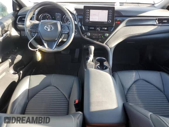 2023 Toyota Camry SE z VIN 4T1T11AK2PU153283, wystawiony jako Copart lot #82600845 z przebiegiem 42 960 mil mil oraz Szkoda całkowita • Salvage title. Historia ofert i sprzedaży dostępna na DreamBid. Obrazek 8.