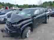 2024 Toyota Tacoma SR5 z VIN 3TYLB5JN3RT002144, wystawiony jako IAAI lot #42727494 z przebiegiem 20 489 mil mil oraz . Historia ofert i sprzedaży dostępna na DreamBid. Obrazek 16.