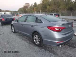 2016 Hyundai Sonata SE с VIN 5NPE24AF1GH305286, выставлен на аукционе IAAI как лот 43438911 с пробегом 88 495 миль миль и . История ставок и продаж доступна на DreamBid. Изображение 3.