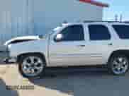 2008 Chevrolet Tahoe LTZ с VIN 1GNFC13JX8R255782, выставлен на аукционе IAAI как лот 41966275 с пробегом 240 386 миль миль и . История ставок и продаж доступна на DreamBid. Изображение 13.