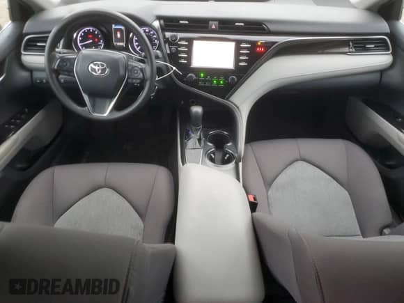 2019 Toyota Camry SE z VIN 4T1B11HK1KU853497, wystawiony jako Copart lot #82010015 z przebiegiem 101 804 mil mil oraz Szkoda całkowita • Salvage title. Historia ofert i sprzedaży dostępna na DreamBid. Obrazek 8.