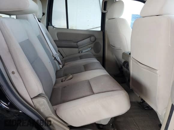 2006 Ford Explorer XLT with VIN 1FMEU63E56ZA14934, listed as a Copart auction lot 80158305 with 121,323 mi miles and Salvage title. Bid and sale history available at DreamBid. Image 11.