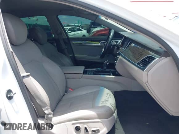 2016 Hyundai Genesis 3.8L z VIN KMHGN4JE4GU138916, wystawiony jako IAAI lot #42504496 z przebiegiem 157 128 mil mil oraz . Historia ofert i sprzedaży dostępna na DreamBid. Obrazek 5.