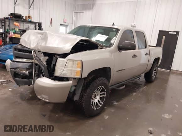 2007 Chevrolet Silverado 1500 1LT z VIN 2GCEK13M671528449, wystawiony jako IAAI lot #42637751 z przebiegiem 280 683 mil mil oraz . Historia ofert i sprzedaży dostępna na DreamBid. Obrazek 2.