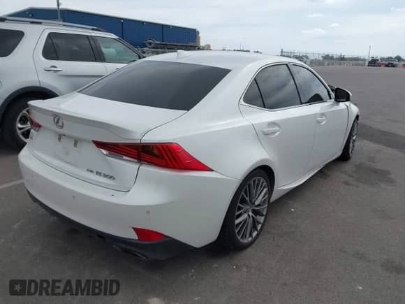 2018 Lexus IS 300 z VIN JTHC81D20J5030125, wystawiony jako IAAI lot #43333253 z przebiegiem 120 940 mil mil oraz . Historia ofert i sprzedaży dostępna na DreamBid. Obrazek 4.