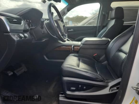 2017 Chevrolet Suburban Premier с VIN 1GNSKJKC5HR216909, выставлен на аукционе Copart как лот 81224145 с пробегом 147 585 миль миль и Списание • Salvage title. История ставок и продаж доступна на DreamBid. Изображение 7.